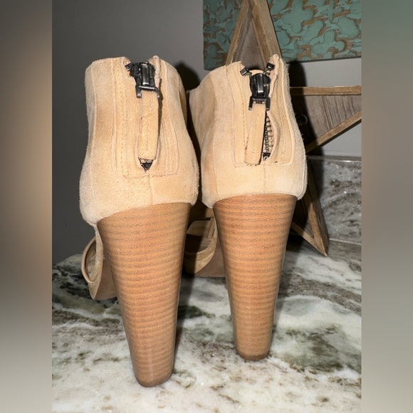 BCBG Max Azria Suede Maia Heels 8.5 - Picture 8 of 11